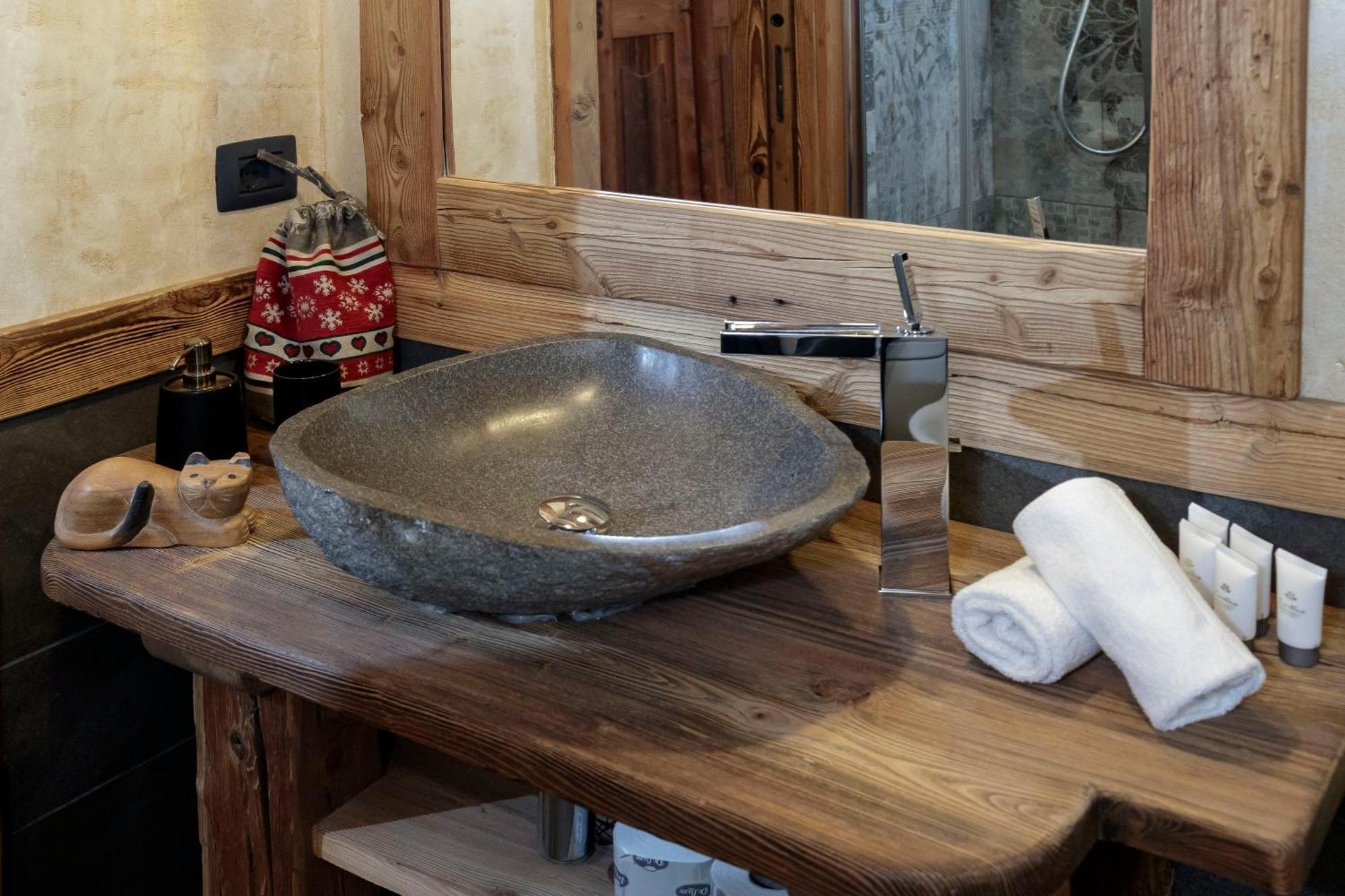 Chalet Matterhorn Francois - Central Ski Chalet With Spa And Breakfast, 100Mt Lift 브루일서비니아 외부 사진