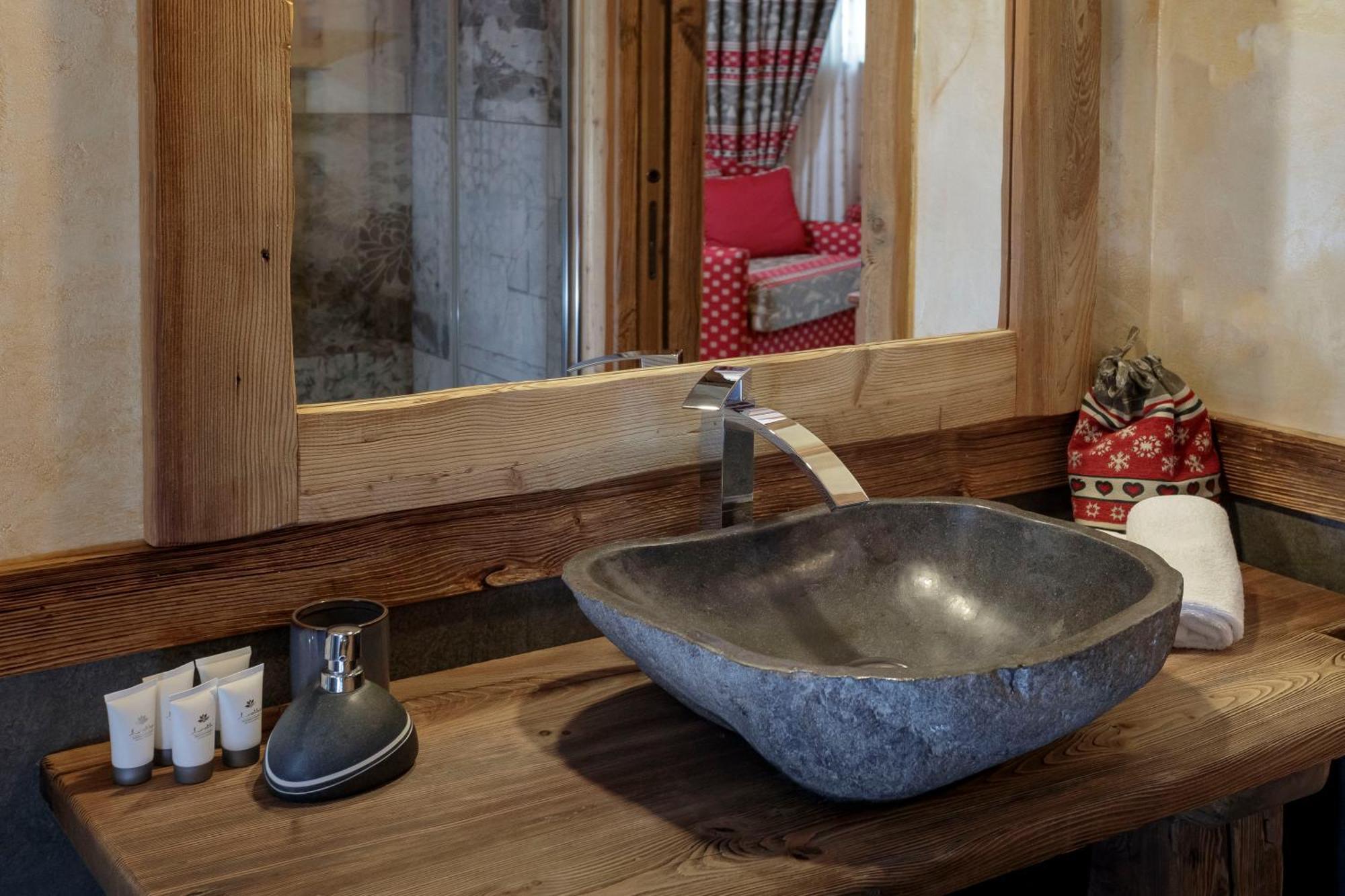 Chalet Matterhorn Francois - Central Ski Chalet With Spa And Breakfast, 100Mt Lift 브루일서비니아 외부 사진