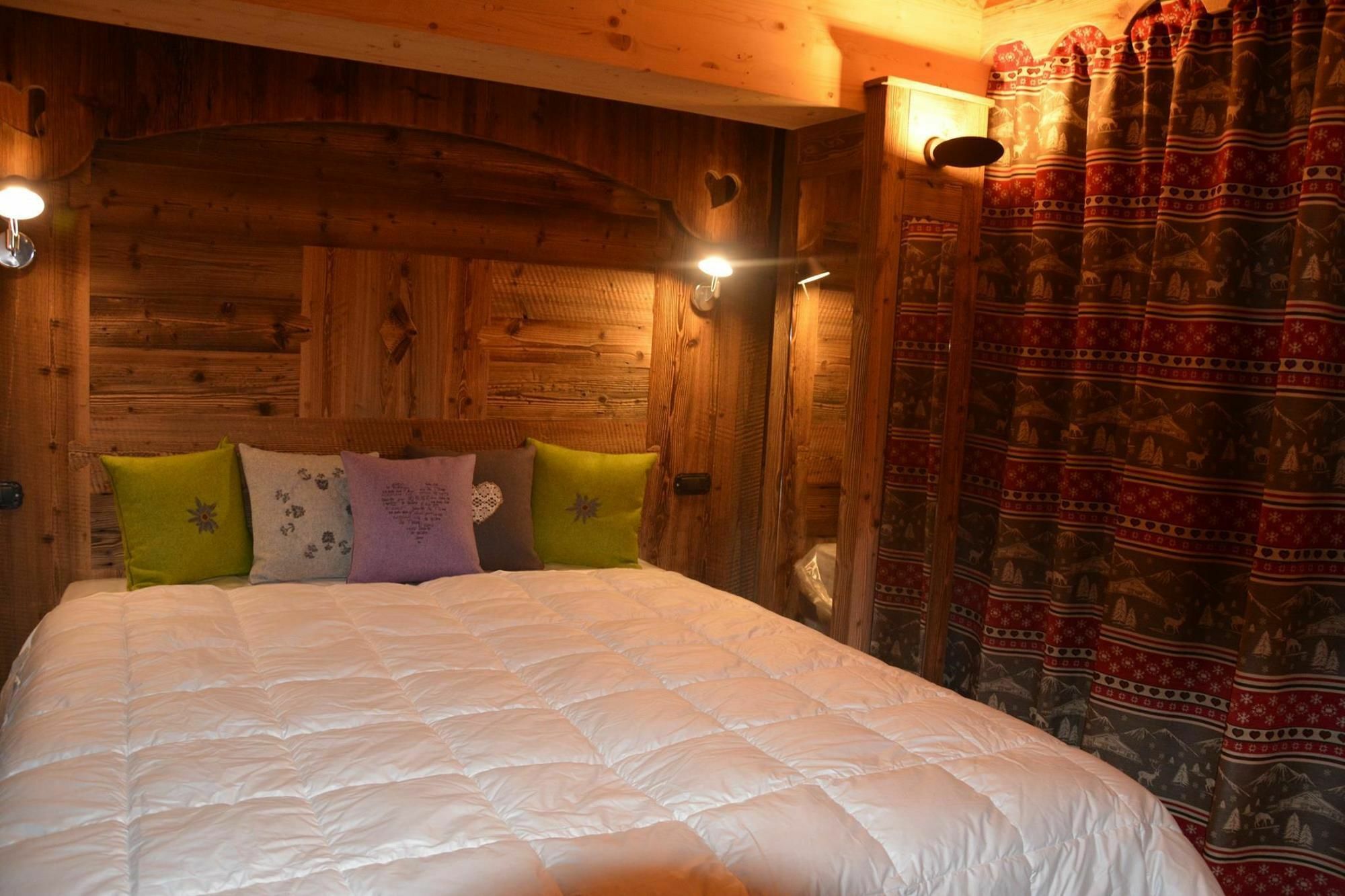 Chalet Matterhorn Francois - Central Ski Chalet With Spa And Breakfast, 100Mt Lift 브루일서비니아 외부 사진